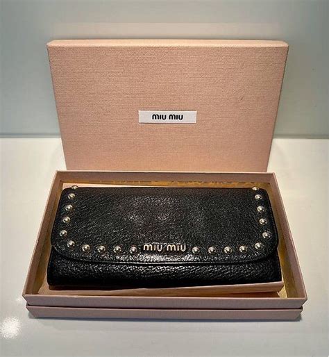 miu miu portemonnaie rot|saks miu miou wallet.